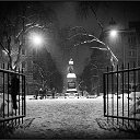 ����� ����
�� ������� ������,
� ��� ����...
������� ��� � �������,
���� � � �����...
� ��� ������� �������,
����� �� ����.
�������� �������
���� �� �����.
���� �� ��������,
� ������ �����
� ���� �������
� ������ �������...
���� �������,
������� ��������.
������ ��� ����
� ������ �� ����... �� ������� ������ ��������