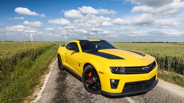 Chevrolet Camaro SS Transformers Edition 2012 with ZL1 front.