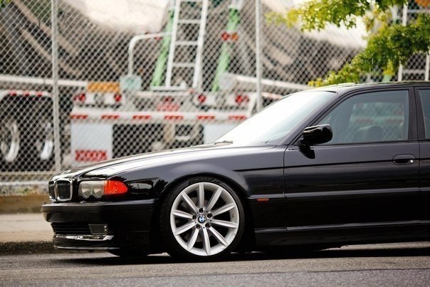 BMW 7 Series E38 - 6