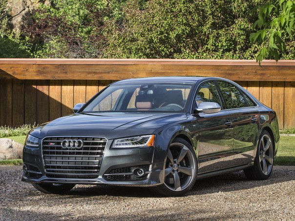 2014 Audi S8 US-spec (D4) - 4