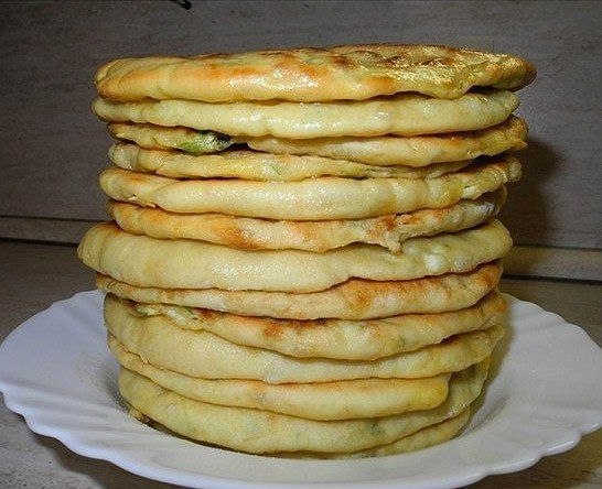 Хачапури с сыром и вареным яйцом: вкусный и экономичный рецепт.Такие хачапури хороши как для ...