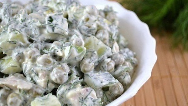 Салат Леди - очень вкусно и мега быстро. Ингредиенты: 300 г куриного филе 150 г огурцов 150 г ...