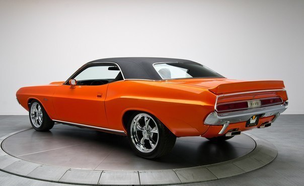 1970 Dodge Challenger - 2