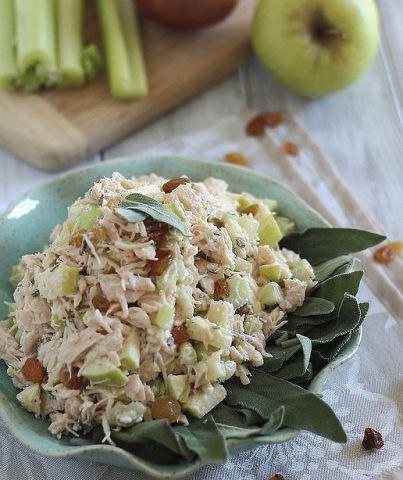 Куриный салат с яблоками.Ингредиенты:350 г куриного мяса (нарезать)1 столовая ложка обычного ... - 2