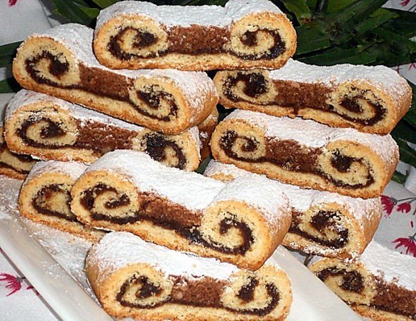 Печенье «Дедушкины усы». Рассыпчатое печенье с ягодно-ореховым вкусом и очень симпатичным названием! ...