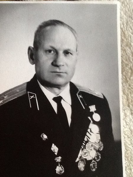 :      1915 . - , 75 , 