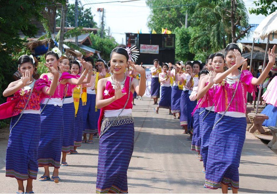 Bun Bang Fai Rocket Festival: ,    ().   ... - 3