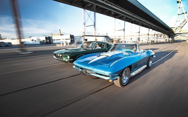 1967 Shelby GT500 vs 1967 Chevrolet Corvette Sting Ray 427 - 3