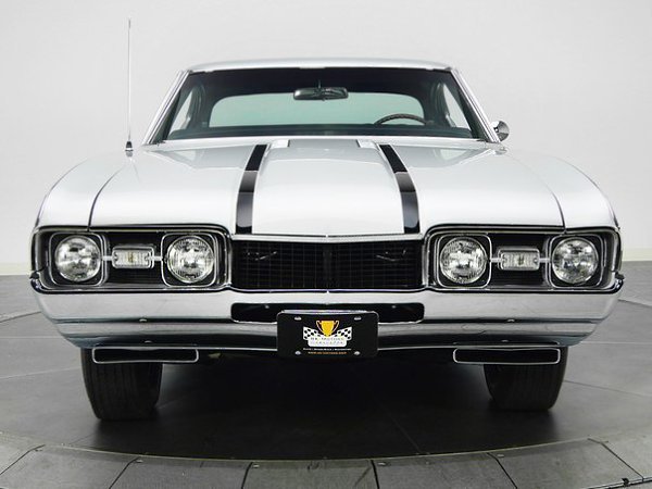 Oldsmobile Hurst/Olds 442 Holiday Coupe (4487), 1968. Всего было выпущено 515 единиц, из них 459 - ... - 4