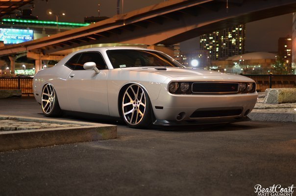 Dodge Challenger R/T. - 4