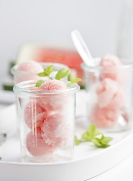 Доброта - она не увядает и не ждёт взаимности в ответ! Никогда не жжёт, а согревает, оставляя в ... - 3