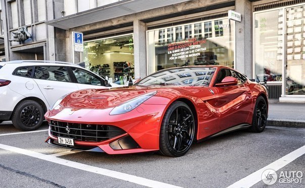 Ferrari F12 Berlinetta - 6