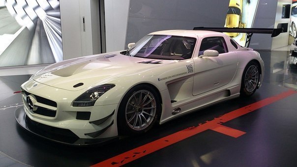 Mercedes-Benz SLS AMG