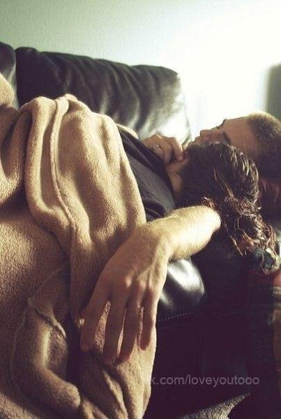 Доверяйте тем людям, которые умеют видеть в вас три вещи: печаль, скрывающуюся за улыбкой, любовь, ... - 5