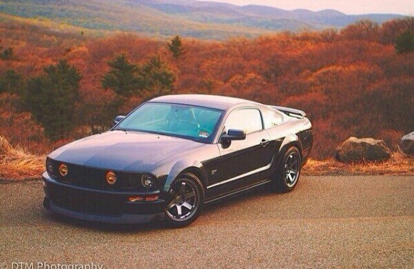 Ford Mustang GT - 3