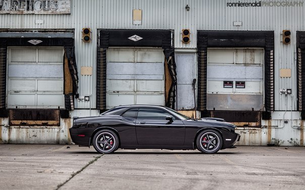 Dodge Challenger SRT8. - 7