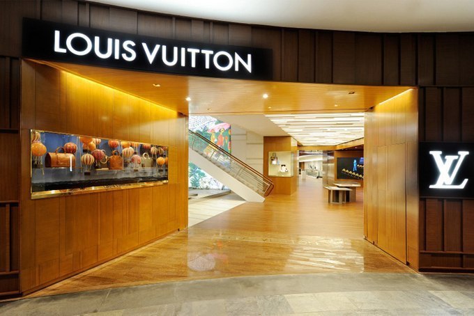         Louis Vuitton.     ... - 2