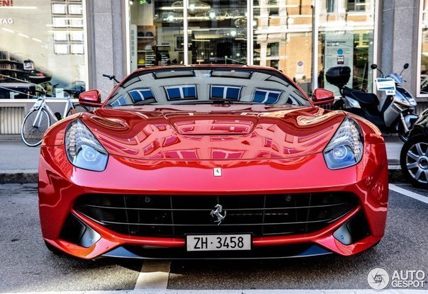 Ferrari F12 Berlinetta - 2