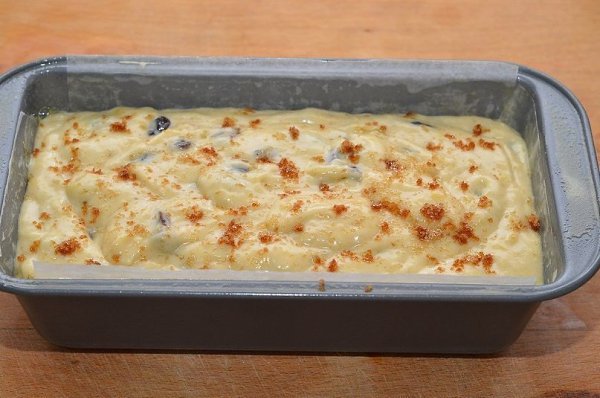 Банановый кекс с изюмом. Ингредиенты: 3 спелых банана, 200 гр муки, 2 ч. л. разрыхлителя, 100 гр ... - 8