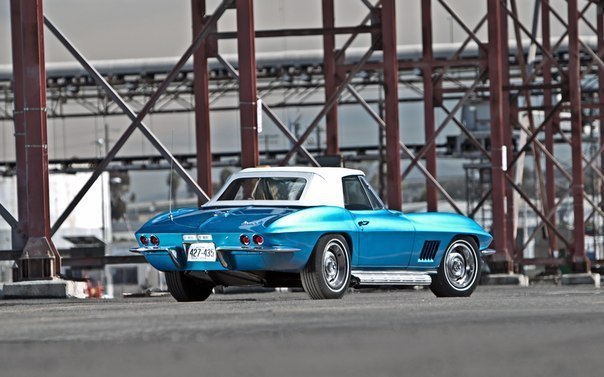 1967 Shelby GT500 vs 1967 Chevrolet Corvette Sting Ray 427 - 7