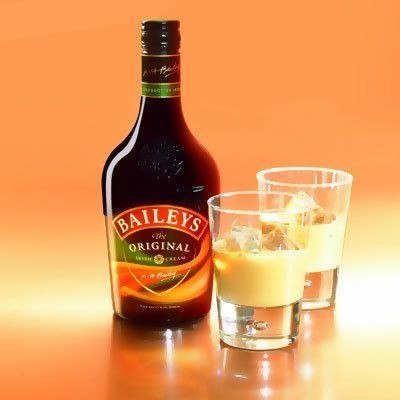 Рецепт Бейлиз (Baileys) - дома! Ингредиенты: 180 гр. водки Банка сгущенки (400 гр.) 2 пачки