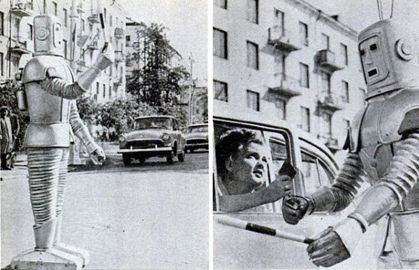 Робот-гаишник, Москва, РСФСР, СССР. Лето 1967 года. Робот, которым в 1967 году планировалось ...