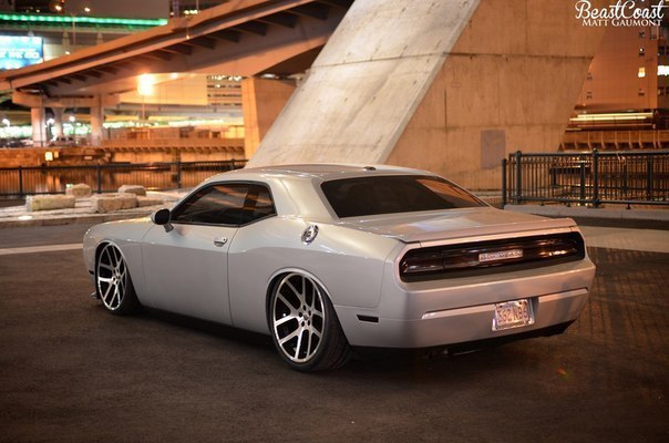 Dodge Challenger R/T - 3