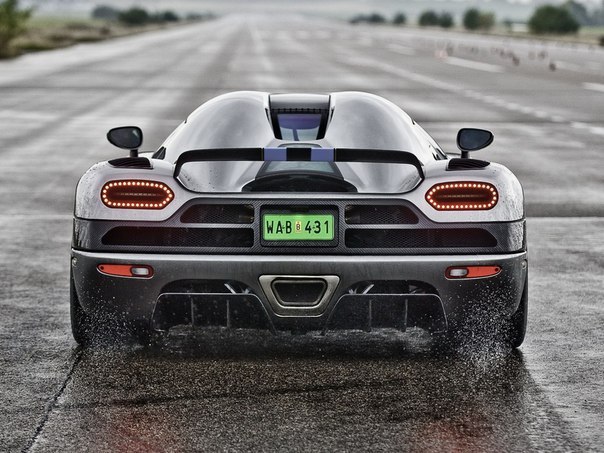 Koenigsegg Agera. 4.7L V8 : 940 ..  : 1 100  :   ... - 8