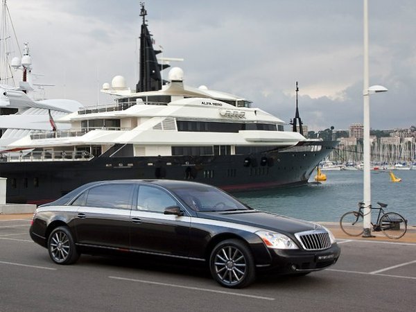 Maybach 62 Zeppelin. 6.0L V12 Мощность: 640 л.с. Крутящий момент: 1000 Нм Привод: Задний Разгон до ...