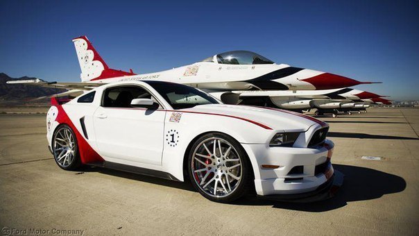 Mustang GT U.S. Air Force Thunderbirds Edition