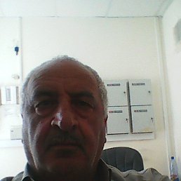  , 