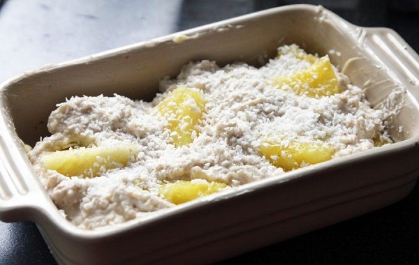 Запеканочка с ананасом и кокосовой стружкой. Ингредиенты: свежий ананас 125 г рикотты 2 ст.л. ... - 4