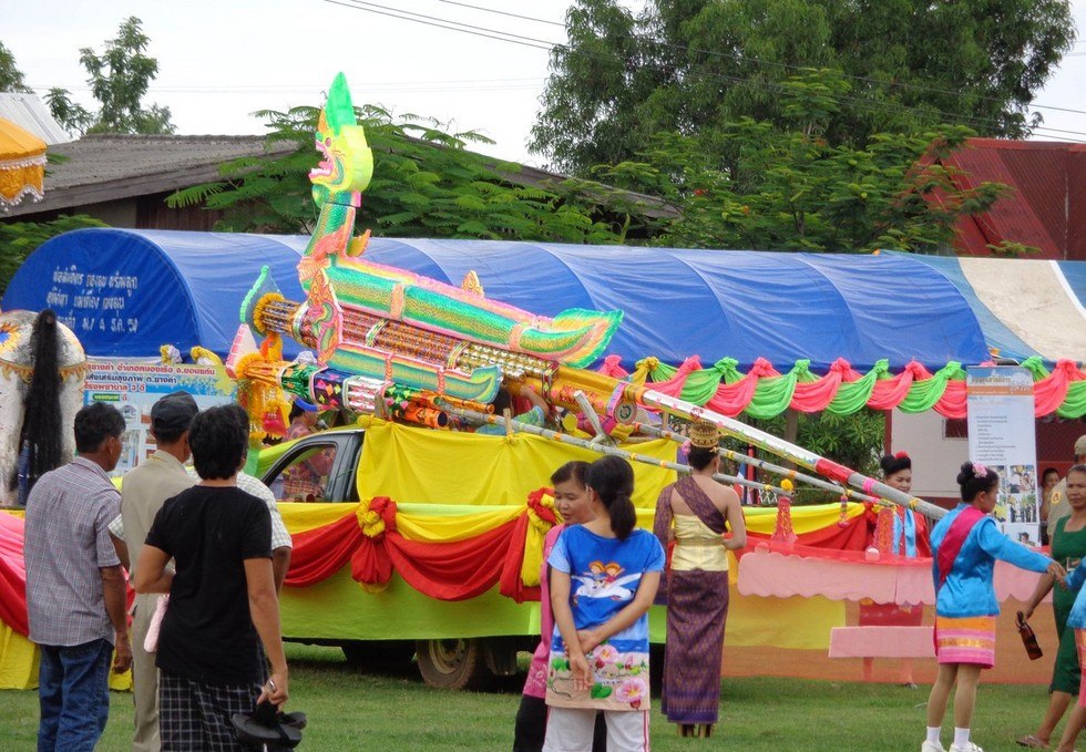 Bun Bang Fai Rocket Festival: ,    ().   ... - 6
