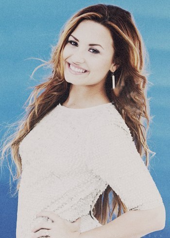 #DemiLovato - 3