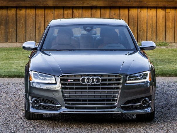 2014 Audi S8 US-spec (D4) - 2