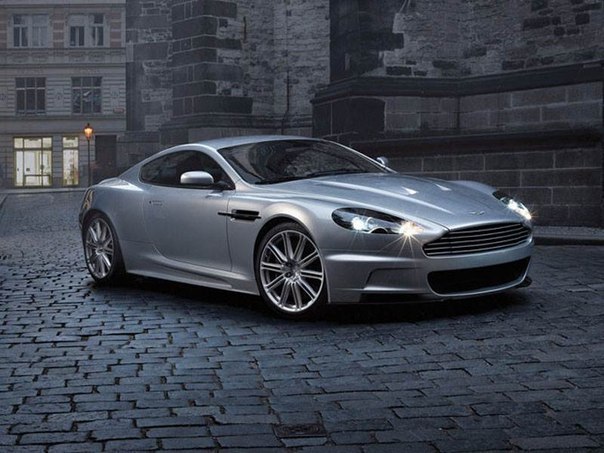 ASTON MARTIN DBS