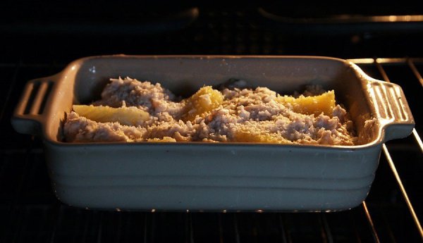 Запеканочка с ананасом и кокосовой стружкой. Ингредиенты: свежий ананас 125 г рикотты 2 ст.л. ... - 5