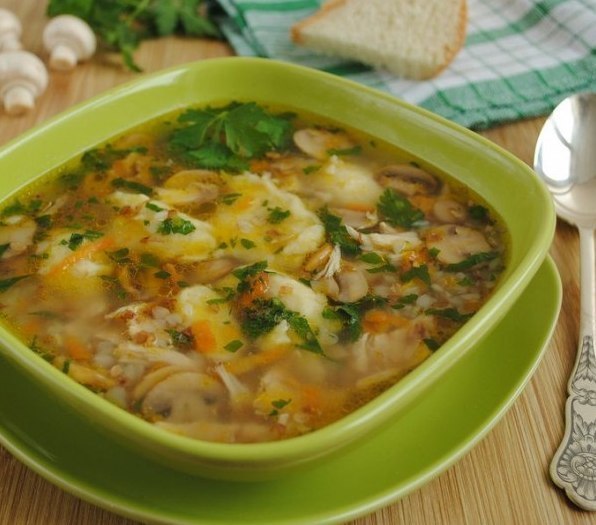 Гречневый суп с грибами и картофельными клецками. Ингредиенты: - 1.5-2 литра воды - 250 гр. ... - 2