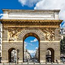 ������������ ���� ���-������ (Porte Saint-Martin) ������� �������� ���. ����� �� ������� ����� ���-���� (Saint-Denis). �� ������� ������ ��������