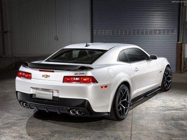 Chevrolet Camaro Z/28: пять вещей, о которых вы не знали. 1. Бейдж Z/28 чуть не отправился на ... - 3