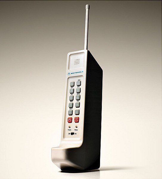   : Motorola DynaTAC