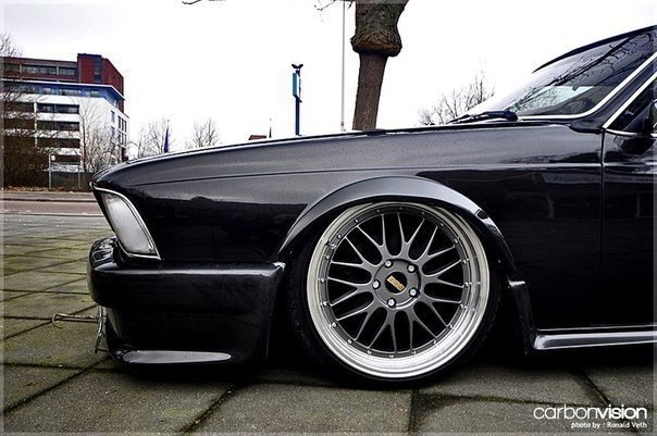 BMW 6 series E24 - 6