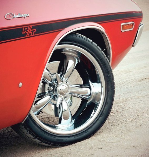 1970 Dodge Challenger R/T - 8