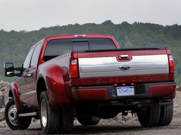 Ford F-450 Super Duty Platinum Crew Cab - 2