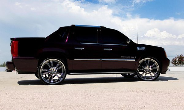 Cadillac Escalade EXT. - 4