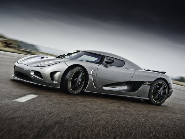 Koenigsegg Agera. 4.7L V8 : 940 ..  : 1 100  :   ... - 4