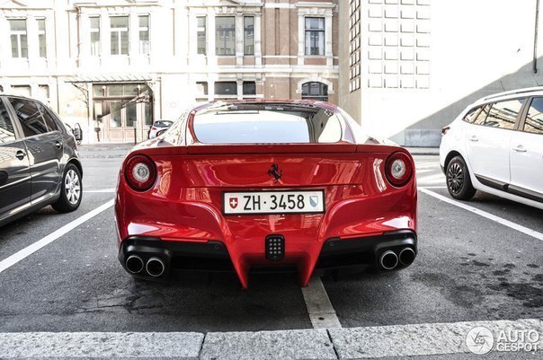 Ferrari F12 Berlinetta - 7