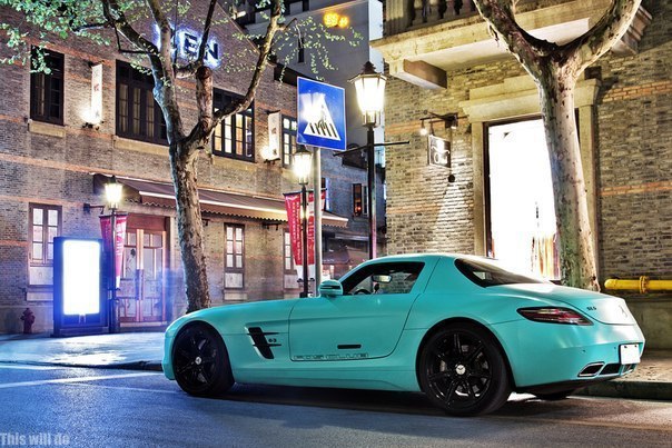 Mercedes-Benz SLS AMG.