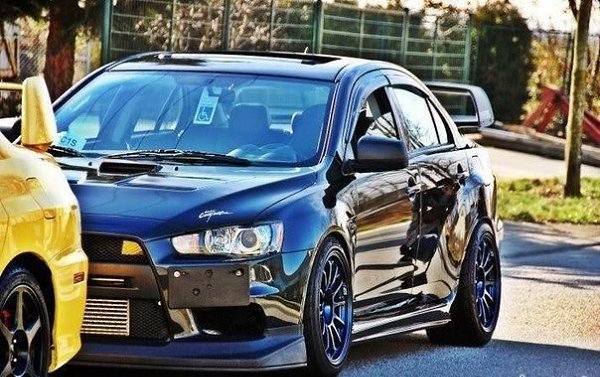 Машина - это особый мир, куда пускают только посвящённых, это та дверь, которая может захлопнуться ...