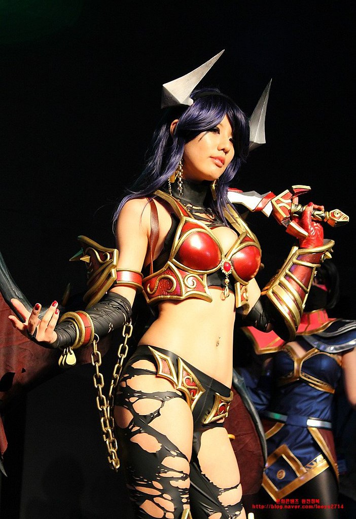   - Queen Of Pain - Dota 2 cosplay - 2